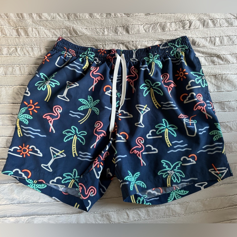Chubbies Neon Tropical Navy Swim Trunks (Large)